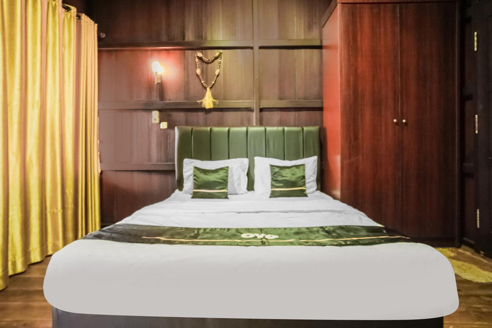 Townhouse Oak Ilir Timur I Near Ptc Mall 4*