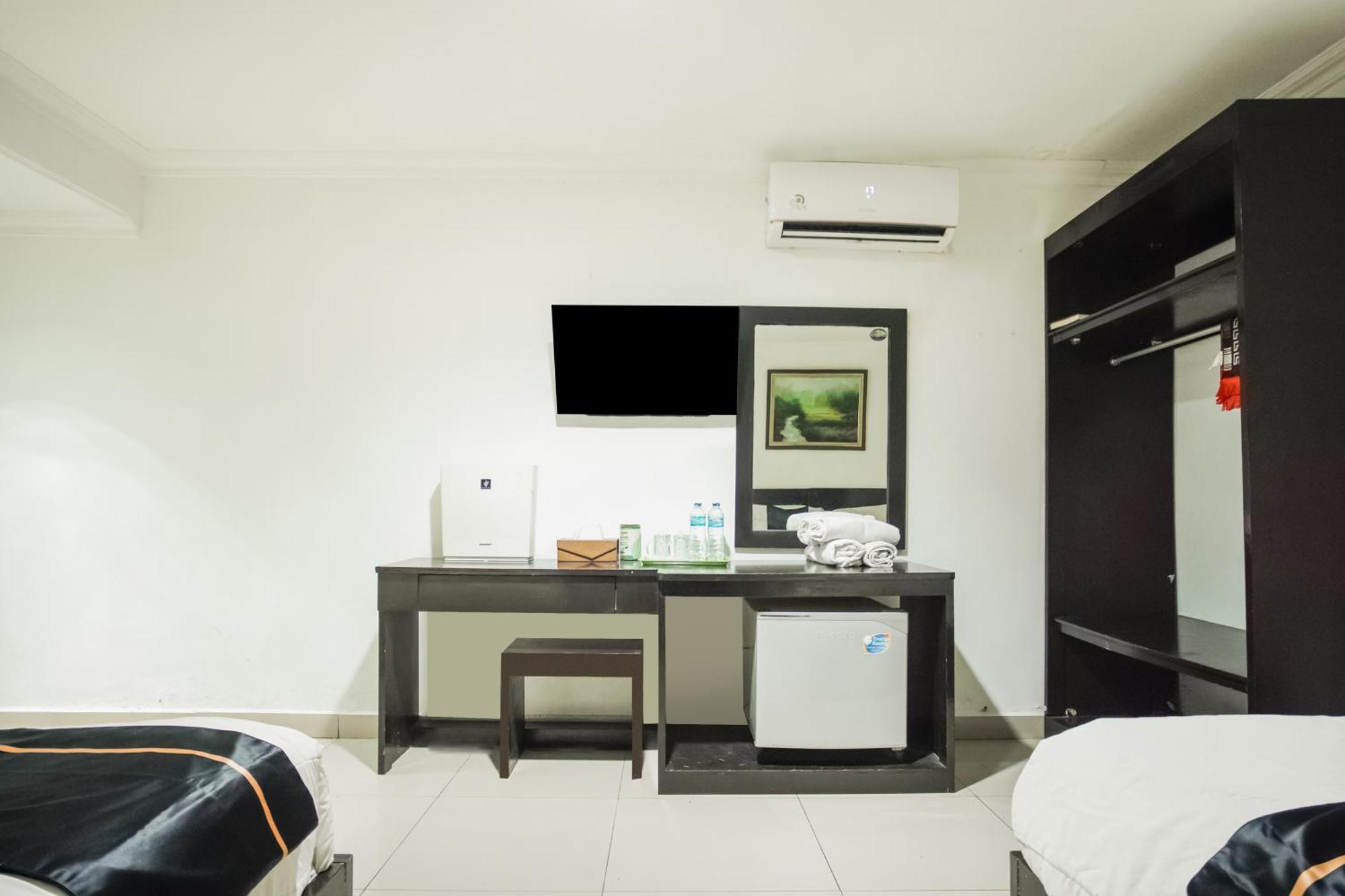 Hotel Townhouse Oak Ilir Timur I Near Ptc Mall 4*