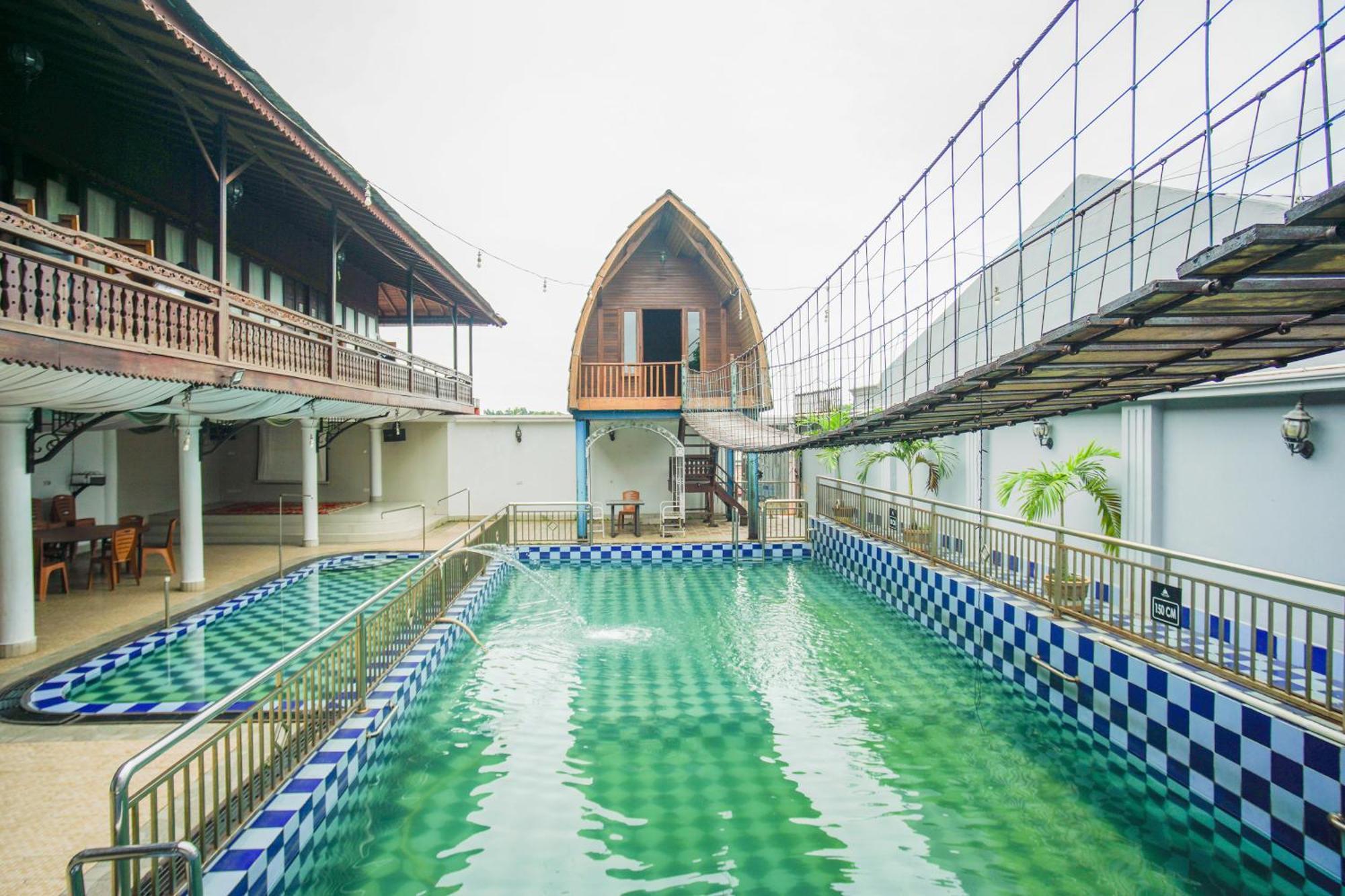 Townhouse Oak Ilir Timur I Near Ptc Mall 4*